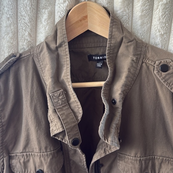 Torrid crop jacket - Picture 3 of 7